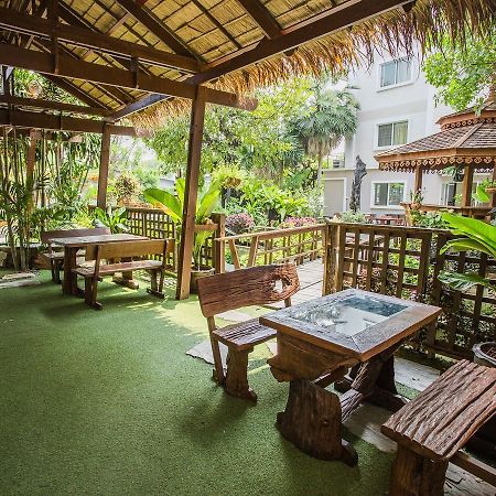 The Loft Resort Bangkok Extérieur photo