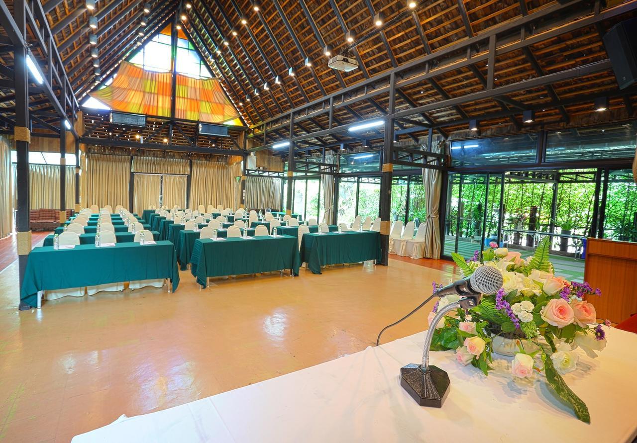 The Loft Resort Bangkok Extérieur photo